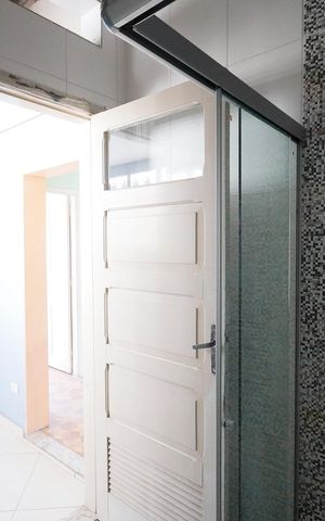 Casa à venda com 180m², 7 quartos e 2 vagas Casa à venda com 180m², 7 quartos e 2 vagasBanheiro 1 casa 1