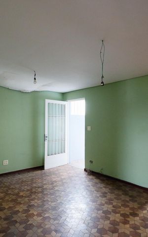 Casa à venda com 180m², 7 quartos e 2 vagas Casa à venda com 180m², 7 quartos e 2 vagasSala casa 1