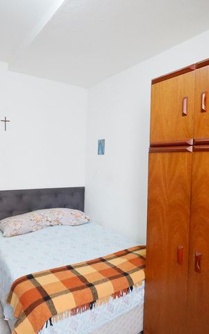 Casa à venda com 180m², 7 quartos e 2 vagas Casa à venda com 180m², 7 quartos e 2 vagasQuarto 1 casa 2