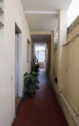 Casa à venda com 180m², 7 quartos e 2 vagas Casa à venda com 180m², 7 quartos e 2 vagasCorredor