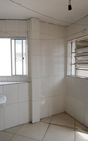 Casa à venda com 180m², 7 quartos e 2 vagas Casa à venda com 180m², 7 quartos e 2 vagasÁrea de Serviço casa 1