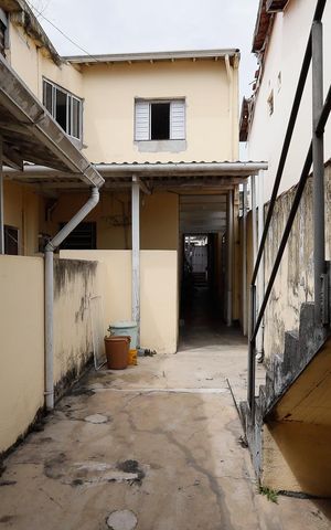 Casa à venda com 180m², 7 quartos e 2 vagas Casa à venda com 180m², 7 quartos e 2 vagasQuintal