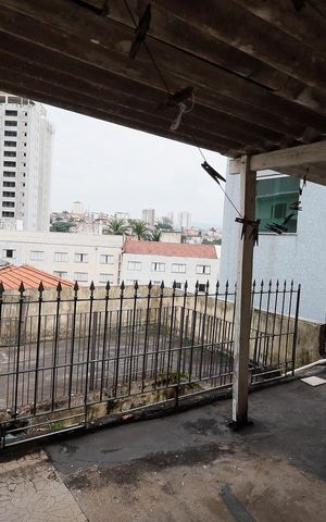 Casa à venda com 180m², 7 quartos e 2 vagas Casa à venda com 180m², 7 quartos e 2 vagasQuintal