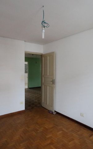Casa à venda com 180m², 7 quartos e 2 vagas Casa à venda com 180m², 7 quartos e 2 vagasQuarto 2 casa 1