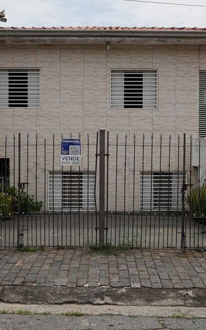 Casa à venda com 180m², 7 quartos e 2 vagas Casa à venda com 180m², 7 quartos e 2 vagasFachada / Placa