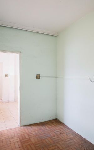 Casa à venda com 180m², 7 quartos e 2 vagas Casa à venda com 180m², 7 quartos e 2 vagasQuarto casa 3
