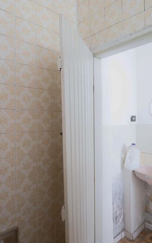 Casa à venda com 180m², 7 quartos e 2 vagas Casa à venda com 180m², 7 quartos e 2 vagasBanheiro casa 3