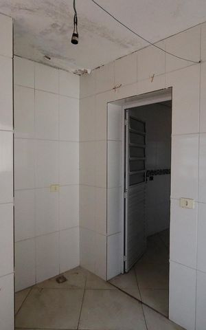 Casa à venda com 180m², 7 quartos e 2 vagas Casa à venda com 180m², 7 quartos e 2 vagasÁrea de Serviço casa 1