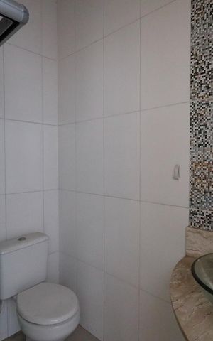 Casa à venda com 180m², 7 quartos e 2 vagas Casa à venda com 180m², 7 quartos e 2 vagasBanheiro 1 casa 1