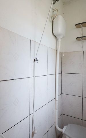 Casa à venda com 180m², 7 quartos e 2 vagas Casa à venda com 180m², 7 quartos e 2 vagasBanheiro 2 casa 3