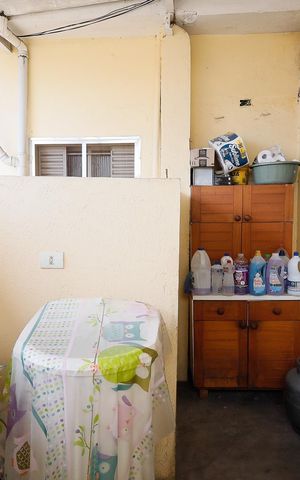 Casa à venda com 180m², 7 quartos e 2 vagas Casa à venda com 180m², 7 quartos e 2 vagasÁrea de Serviço Casa 2