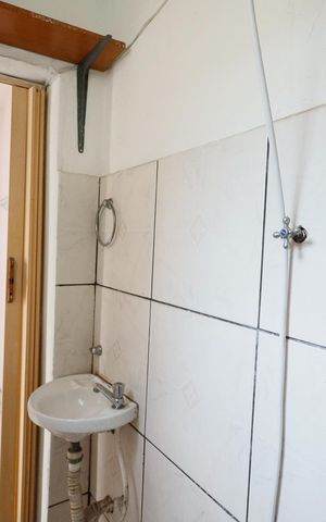 Casa à venda com 180m², 7 quartos e 2 vagas Casa à venda com 180m², 7 quartos e 2 vagasBanheiro 2 casa 3