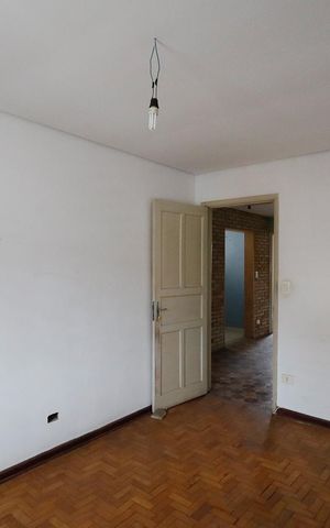 Casa à venda com 180m², 7 quartos e 2 vagas Casa à venda com 180m², 7 quartos e 2 vagasQuarto 3 casa 1