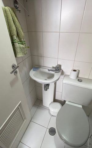 Apartamento à venda com 149m², 3 quartos e 2 vagas Apartamento à venda com 149m², 3 quartos e 2 vagasBanheiro de Serviço
