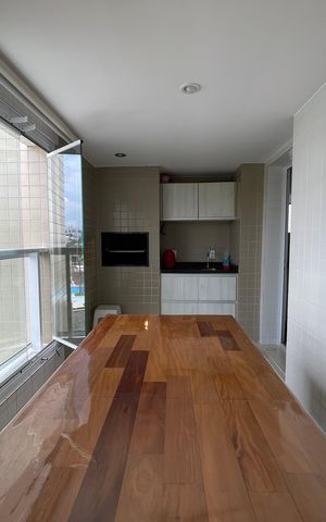 Apartamento à venda com 149m², 3 quartos e 2 vagas Apartamento à venda com 149m², 3 quartos e 2 vagasVaranda da Sala