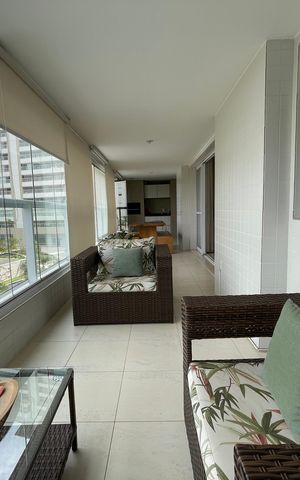 Apartamento à venda com 149m², 3 quartos e 2 vagas Apartamento à venda com 149m², 3 quartos e 2 vagasVaranda da Sala