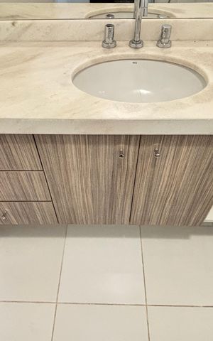 Apartamento para alugar com 55m², 1 quarto e 1 vaga Apartamento para alugar com 55m², 1 quarto e 1 vagaBanheiro