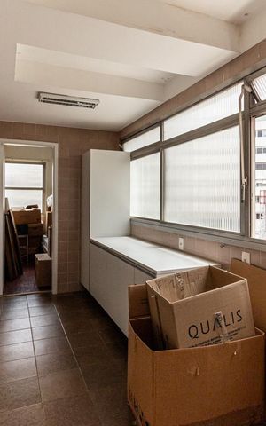 Apartamento à venda com 260m², 4 quartos e 3 vagas Apartamento à venda com 260m², 4 quartos e 3 vagasÁrea de Serviço