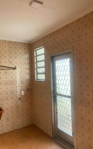 Casa à venda com 240m², 2 quartos e 2 vagas Casa à venda com 240m², 2 quartos e 2 vagasÁrea de serviço