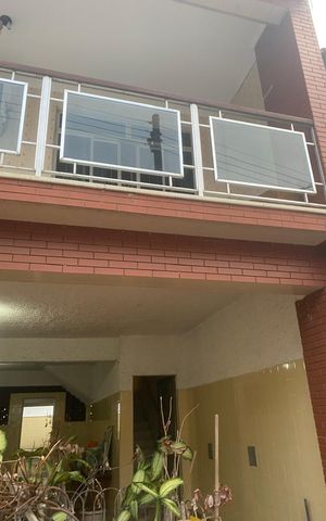 Casa à venda com 240m², 2 quartos e 2 vagas Casa à venda com 240m², 2 quartos e 2 vagasÁrea externa