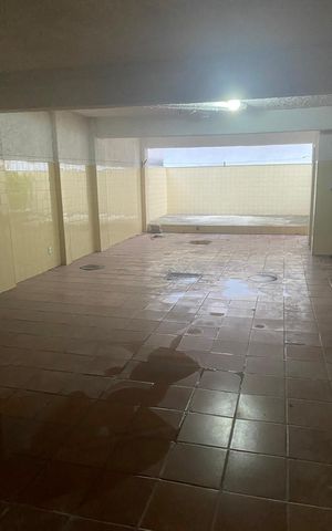 Casa à venda com 240m², 2 quartos e 2 vagas Casa à venda com 240m², 2 quartos e 2 vagasÁrea externa