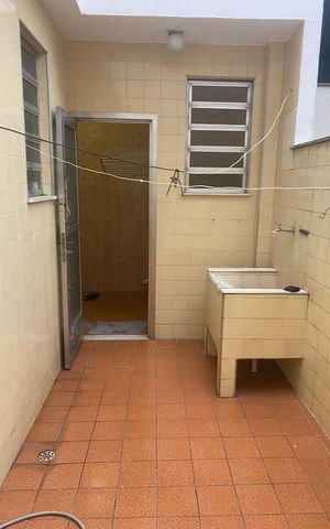 Casa à venda com 240m², 2 quartos e 2 vagas Casa à venda com 240m², 2 quartos e 2 vagasÁrea de serviço