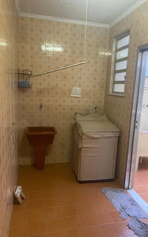 Casa à venda com 240m², 2 quartos e 2 vagas Casa à venda com 240m², 2 quartos e 2 vagasÁrea de serviço