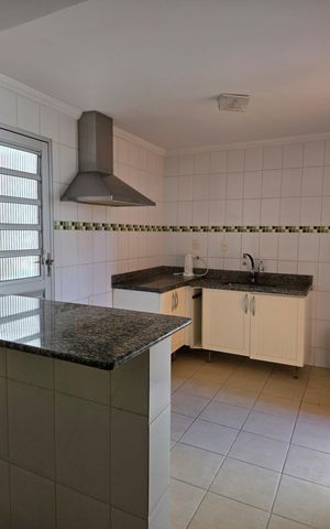 Casa à venda com 169m², 3 quartos e 1 vaga Casa à venda com 169m², 3 quartos e 1 vagaCozinha