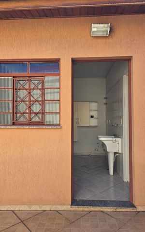 Casa à venda com 169m², 3 quartos e 1 vaga Casa à venda com 169m², 3 quartos e 1 vagaÁrea de serviço