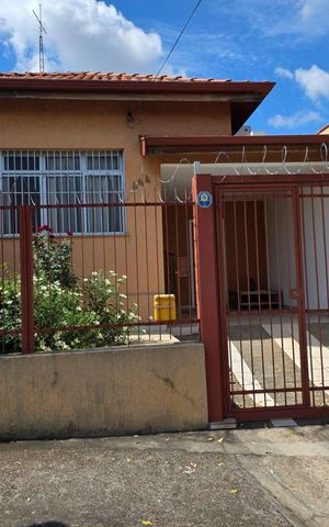 Casa à venda com 169m², 3 quartos e 1 vaga Casa à venda com 169m², 3 quartos e 1 vagaÁrea externa