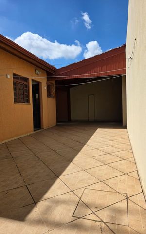 Casa à venda com 169m², 3 quartos e 1 vaga Casa à venda com 169m², 3 quartos e 1 vagaÁrea externa