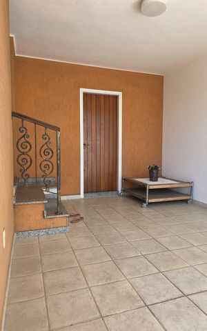 Casa à venda com 169m², 3 quartos e 1 vaga Casa à venda com 169m², 3 quartos e 1 vagaÁrea externa