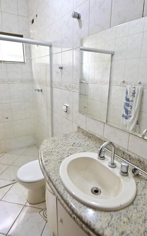 Casa de condomínio para alugar com 250m², 3 quartos e 4 vagas
