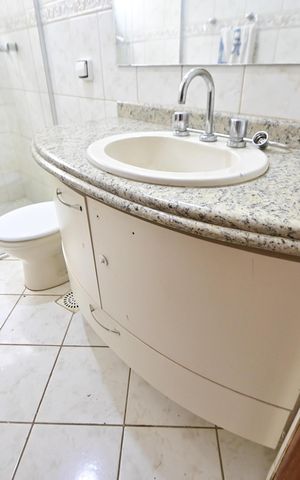 Casa de condomínio para alugar com 250m², 3 quartos e 4 vagas