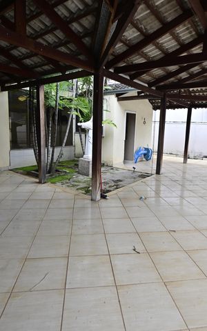 Casa de condomínio para alugar com 250m², 3 quartos e 4 vagas