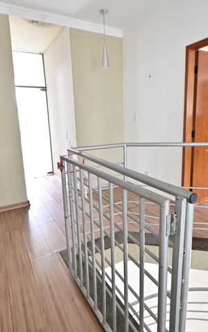 Casa de condomínio para alugar com 250m², 3 quartos e 4 vagas