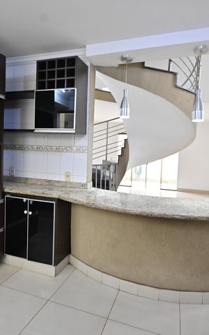 Casa de condomínio para alugar com 250m², 3 quartos e 4 vagas
