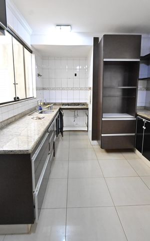 Casa de condomínio para alugar com 250m², 3 quartos e 4 vagas