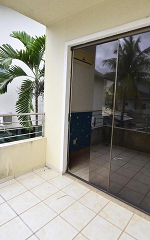 Casa de condomínio para alugar com 250m², 3 quartos e 4 vagas