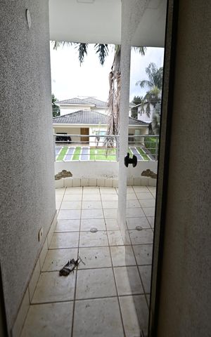 Casa de condomínio para alugar com 250m², 3 quartos e 4 vagas