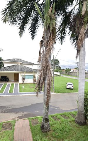 Casa de condomínio para alugar com 250m², 3 quartos e 4 vagas