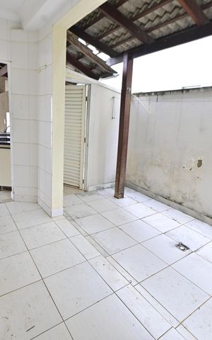 Casa de condomínio para alugar com 250m², 3 quartos e 4 vagas