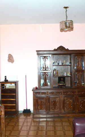 Casa à venda com 360m², 4 quartos e 3 vagasSala