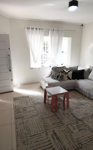 Casa à venda com 129m², 3 quartos e sem vagaSala