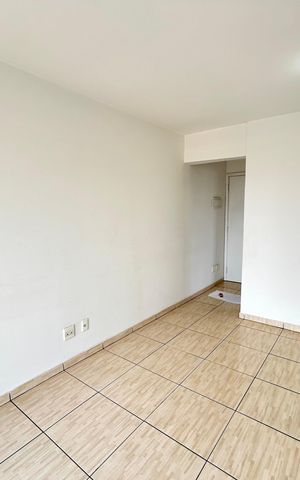Apartamento para alugar com 65m², 2 quartos e 1 vaga Apartamento para alugar com 65m², 2 quartos e 1 vagaSala