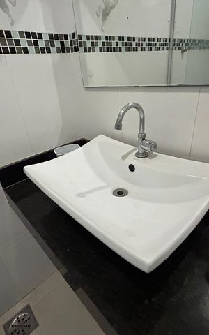 Casa à venda com 100m², 4 quartos e 1 vagaBanheiro 2