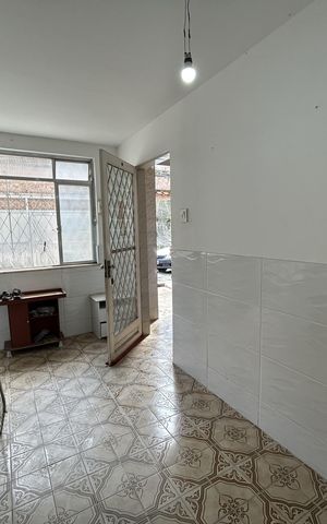 Casa à venda com 100m², 4 quartos e 1 vagaSala