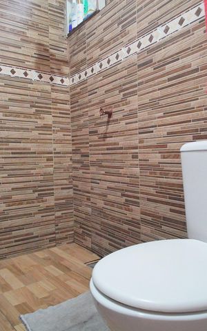 Casa à venda com 137m², 3 quartos e 2 vagasBanheiro