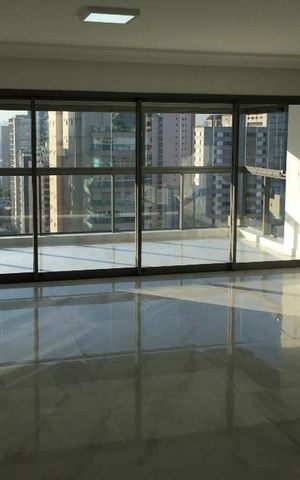 Apartamento à venda com 166m², 3 quartos e 3 vagas