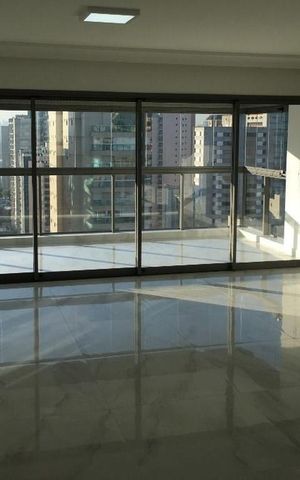 Apartamento à venda com 166m², 3 quartos e 3 vagas